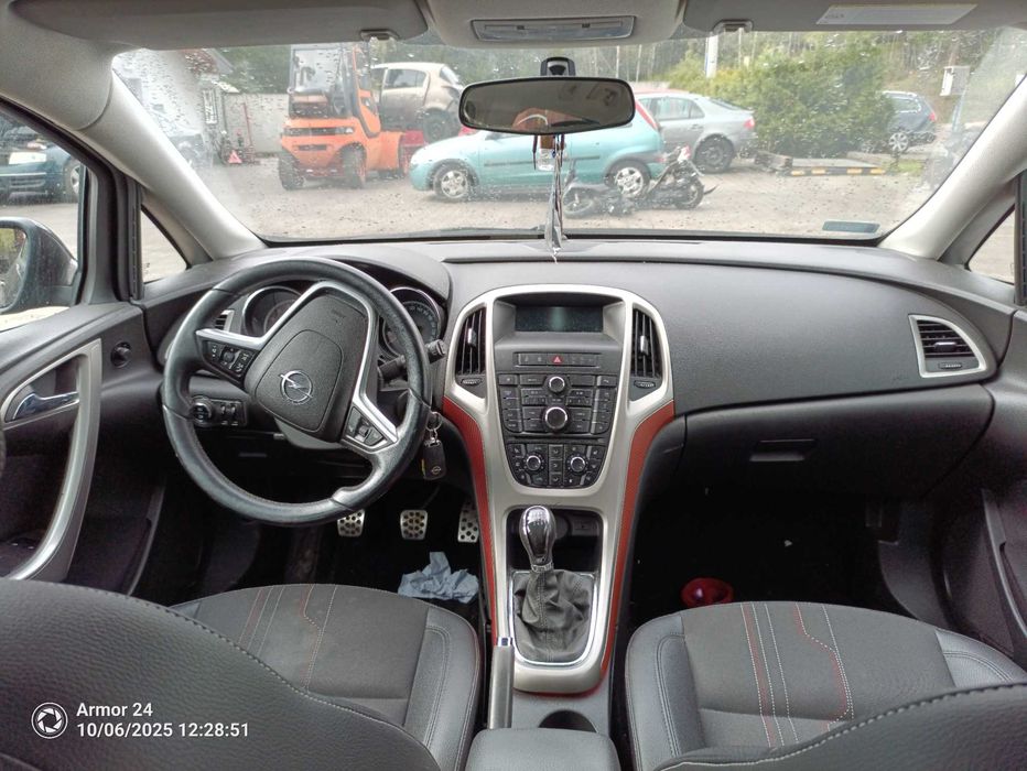 Astra J 2012 Kombi 1.4 turbo 140km NA CZĘŚCI