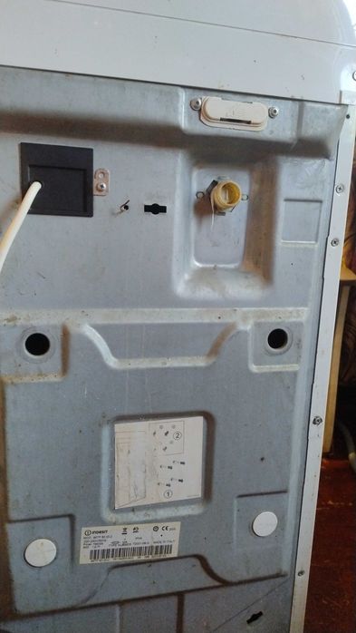 Пральна машинка Indesit вертикальна