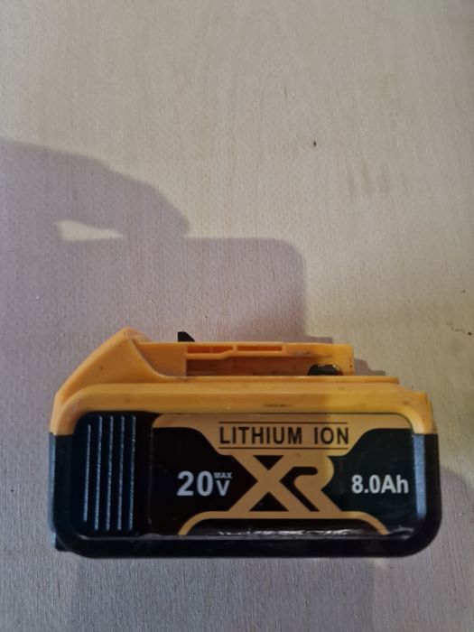 Dwie baterie dewalt 6Ah 54V i 8Ah 20V