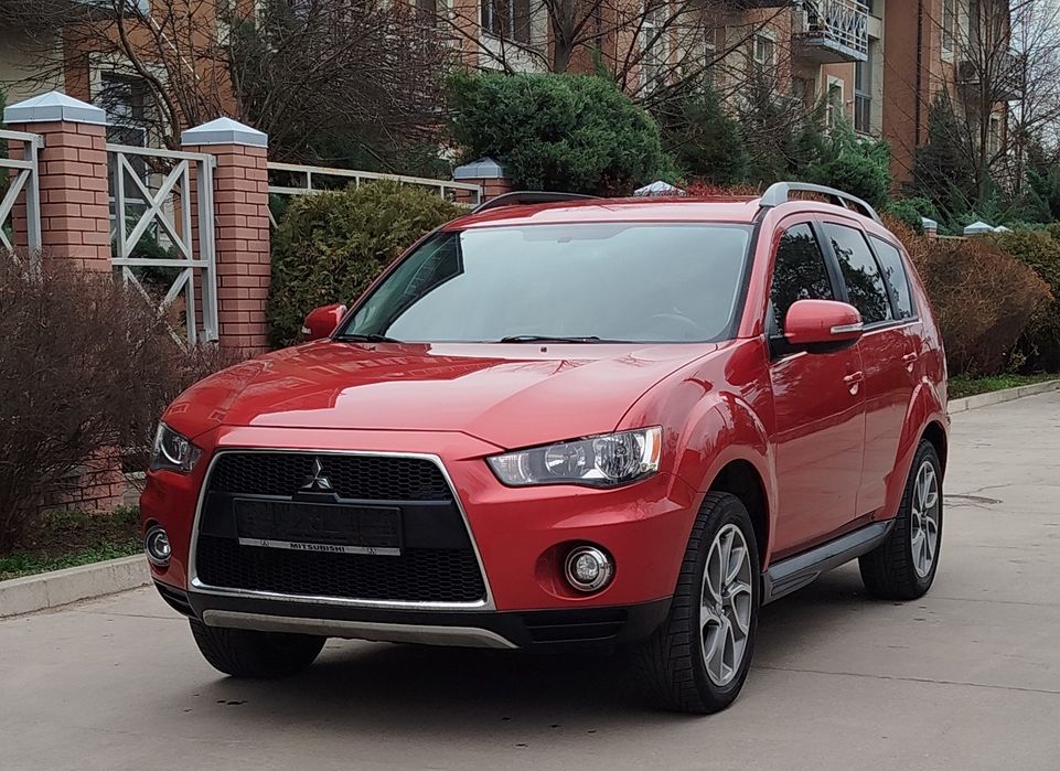 Mitsubishi Outlander XL 2012