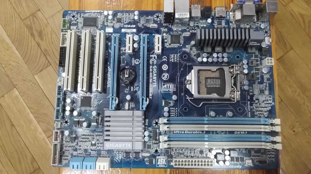 Gigabyte GA-H67A-D3H-B3 (Socket 1155) (під відновлення, на запчастини)