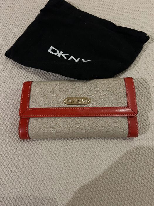 Carteira da marca DKNY