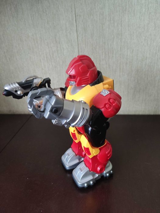 Робот на батерейках