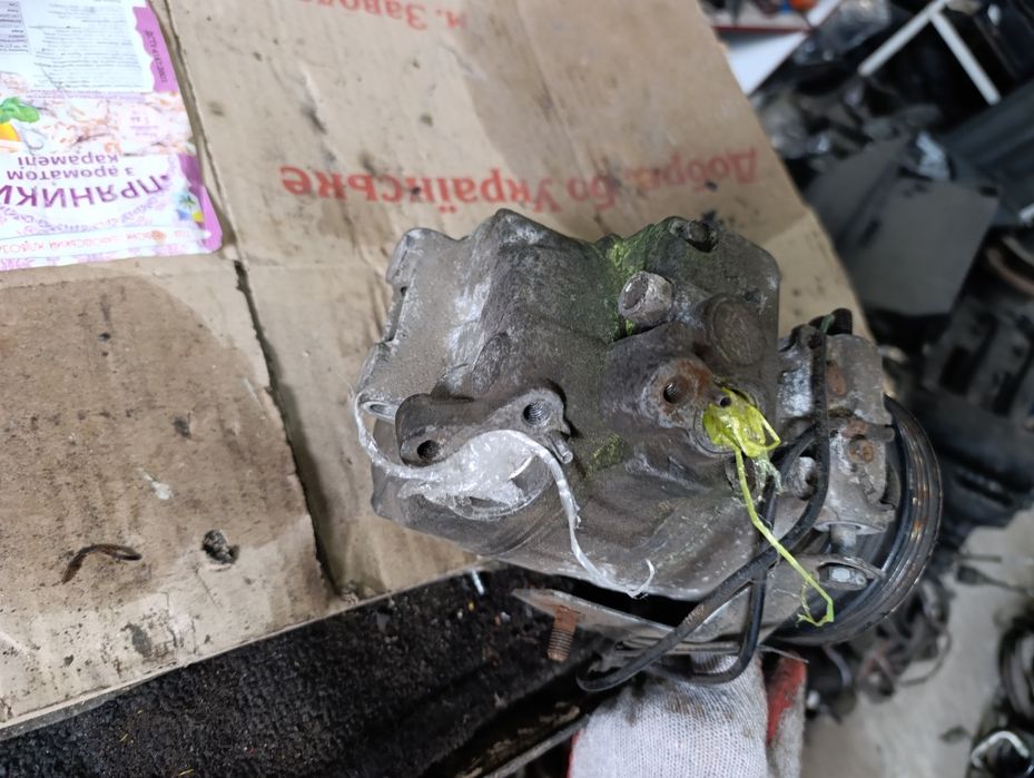 Компресор кондиціонера Пассат Б5 Супер Б 2.0