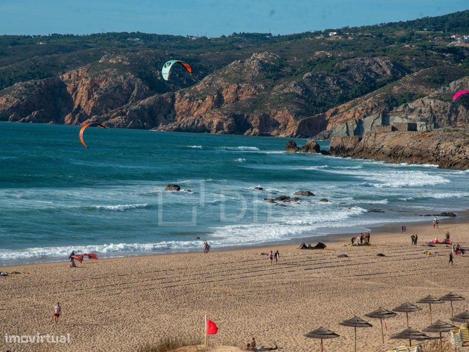 Moradia T4 Cascais e Estoril, em construção com amplo terreno