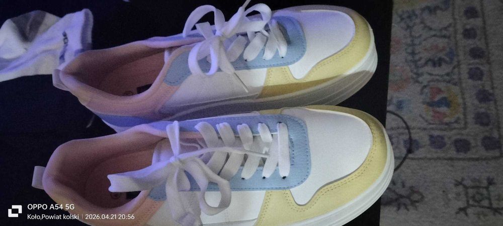 Buty sportowe wysokie 41 dlugosc wkladki  25,7cm
