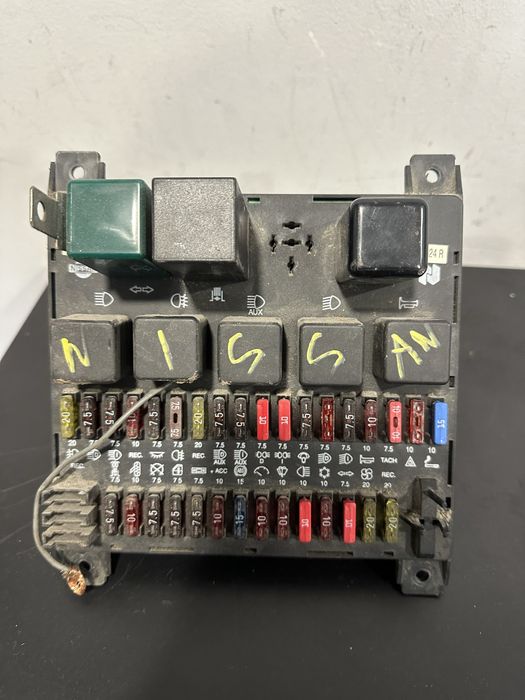 Caixa dos Fusíveis
NISSAN ECO-T | 97 - 00