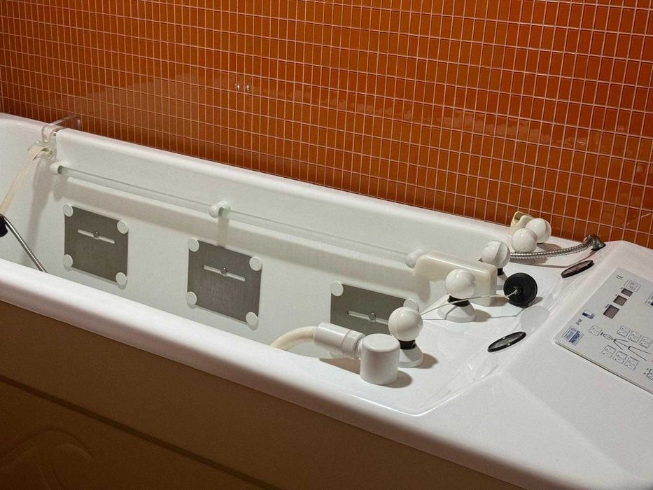 Banheira de Massagem Subaquática