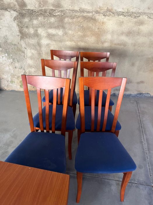 Mesa de Jantar Extensível + 6 Cadeiras (Cor Cerejeira