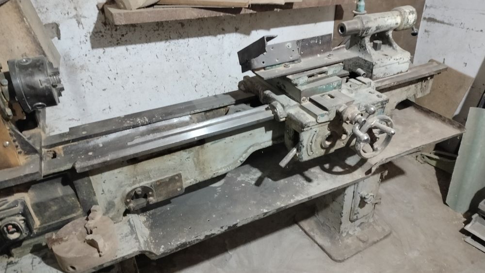 Верстат токарний