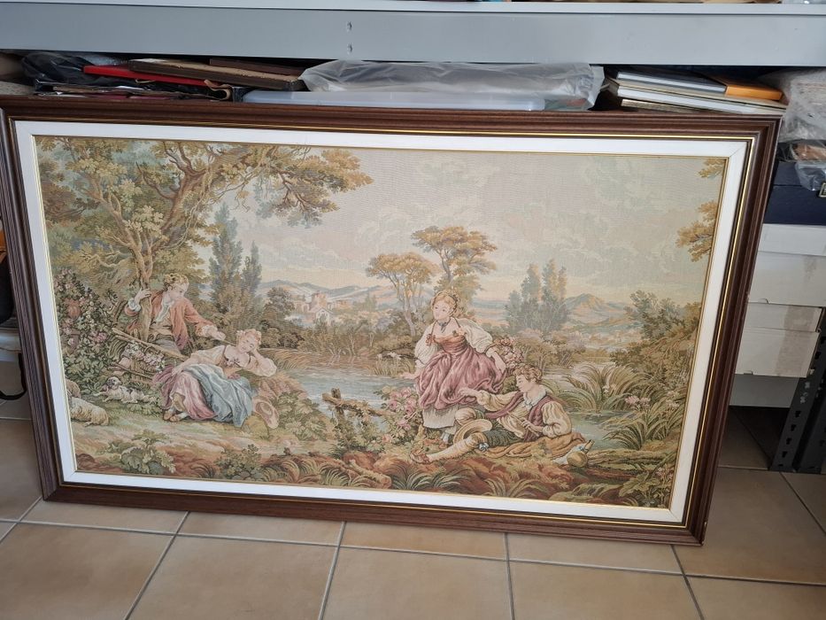 Tapeçaria com moldura tema romântico