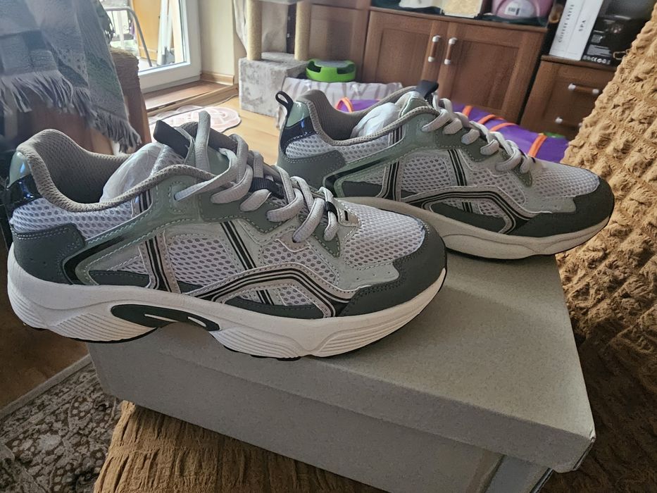 Only adidasy nowe r.38