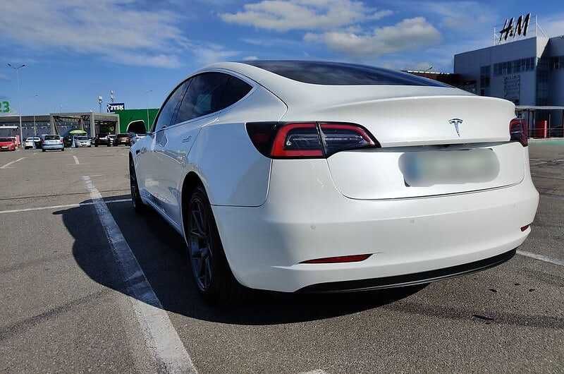 Tesla Model 3  2020