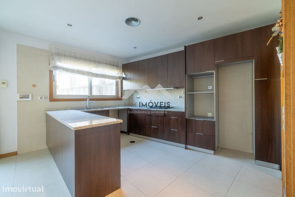 Moradia T4 | Jardim | Garagem | Amial | Porto