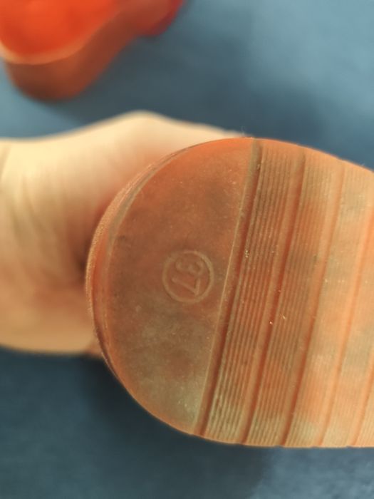 Sneakersy czerwone firmy Vices w dobrym stanie!