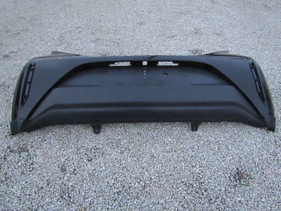 Para-choques tras Toyota Aygo AB40 ano 2024 (original)