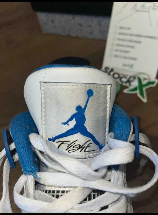 Załączony paragon Jordan 4 retro Motorsports R.39