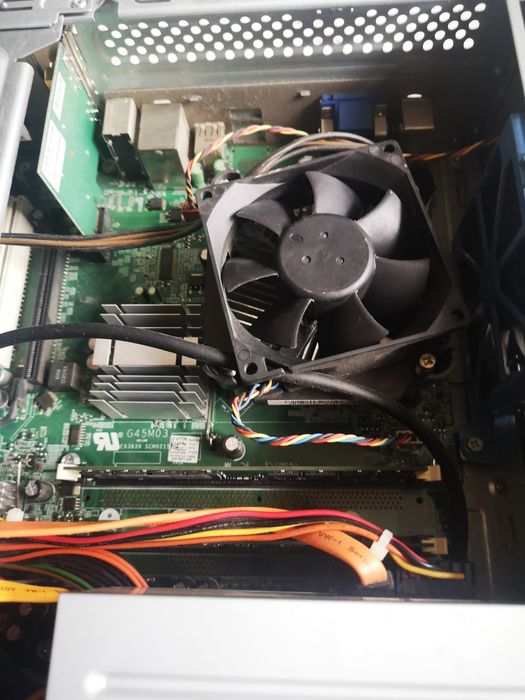 Komputer Dell Vostro 220S, Win 10!  SSD 120GB , 2gb Ram. DVD.