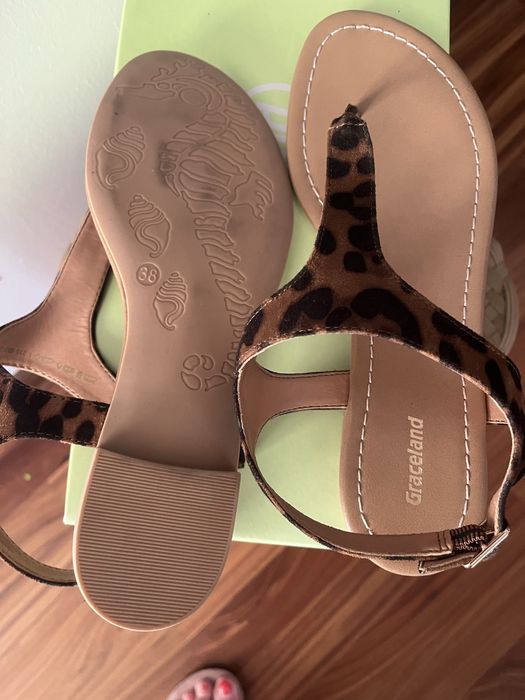 Nowe sandalki firmowe roz.38