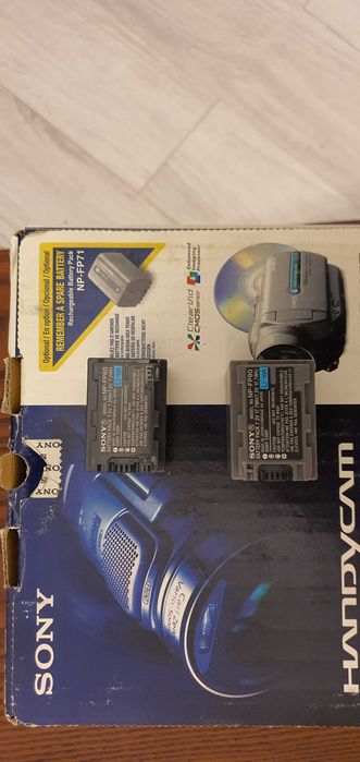 Видеокамера Sony Handycam DCR-DVD505E(компактная и умная)