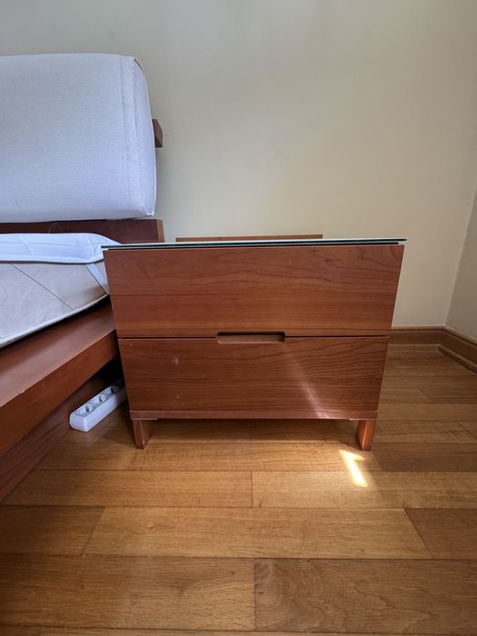 Moveis de quarto e cama em madeira de cereija