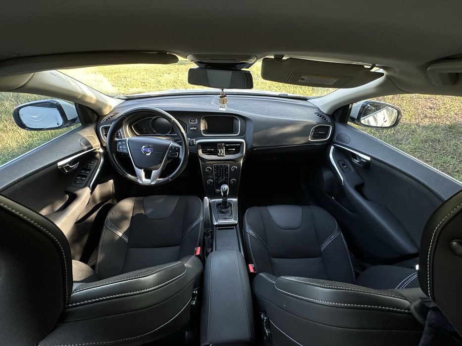Volvo V40 D3 2014 | 2.0 дизель | автомат
