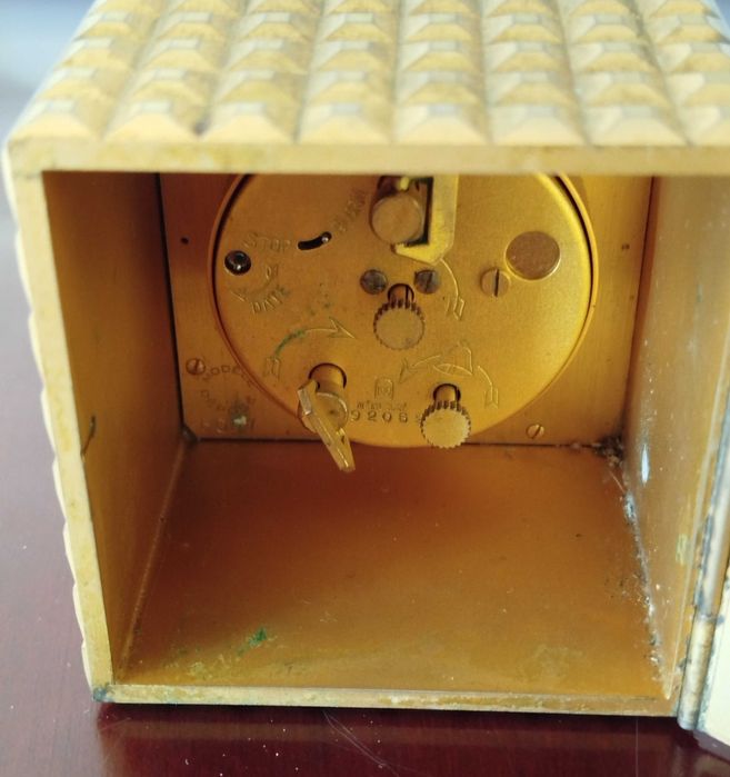 Antigo e Raro Relógio de Mesa "Looping 8 Days"