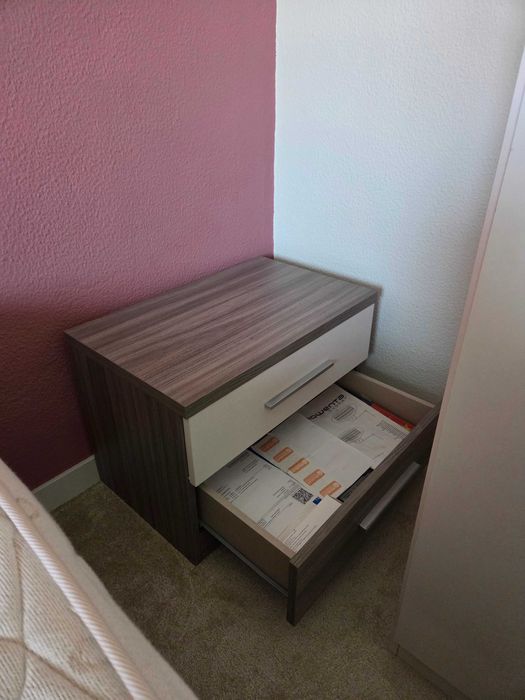 Mesas de cabeceira. 2 unidades