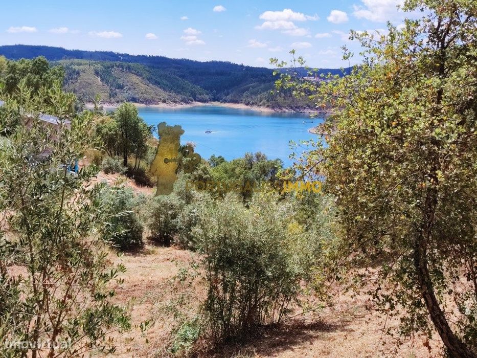Terreno de exceção com projeto aprovado e vista panorâmica sobre o ...