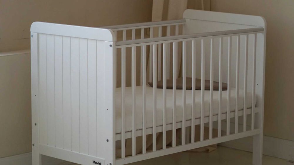 Łóżeczko niemowlęce Country Cot 120×60 cm wraz z materacem i szufladą