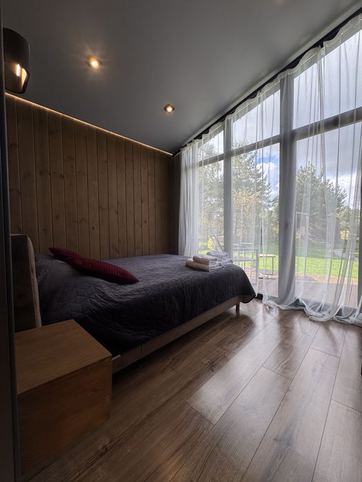 Оренда будинку з чаном та басейном подобово