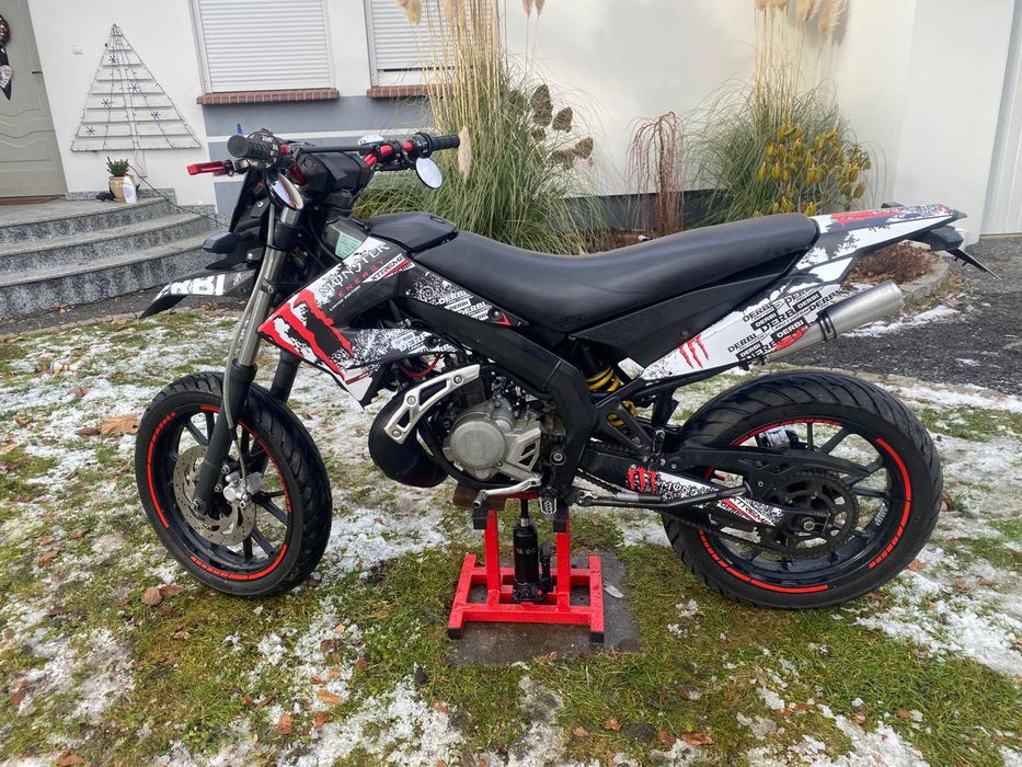 Gilera SMT 50 jak Derbi Senda