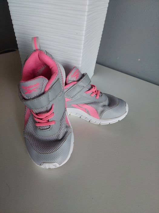 Adidasy  Reebok  dla dziewczynki  rozm 26 cm (16,5 cm )