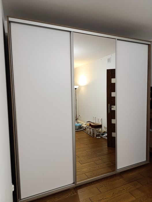 Szafa przesuwna laura 250cm szeroka z lustrem