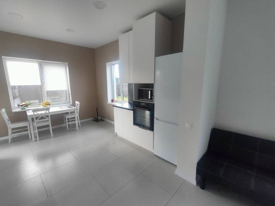 Будинок з ремонтом біля лісу