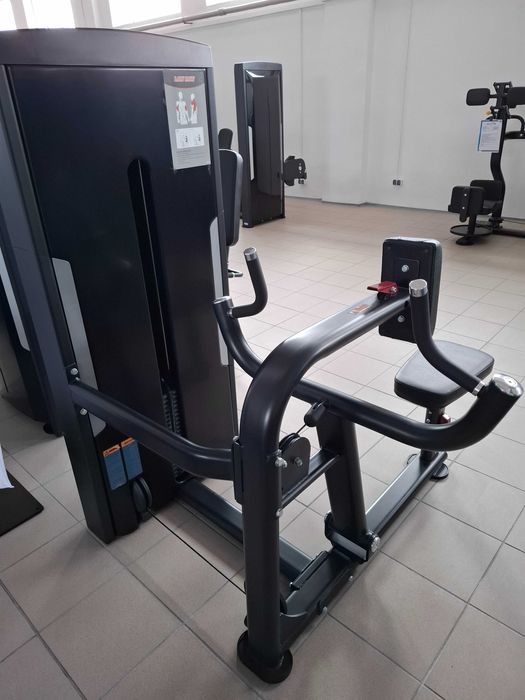 Urządzenie siłowe do ćwiczeń mięśni najszerszych grzbietu