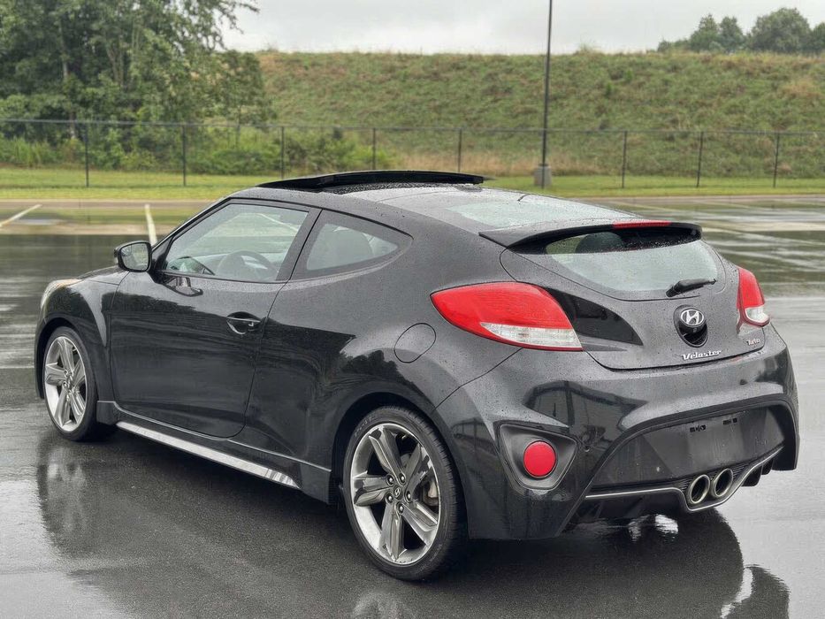 Hyundai Veloster      2015