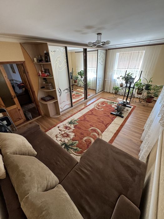 Продам цегляний утеплений будинок  100м2  на дділянці 19соток