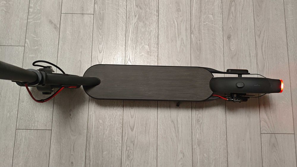 Hulajnoga elektryczna Xiaomi Mi Electric Scooter 4 (300W 35km 10")