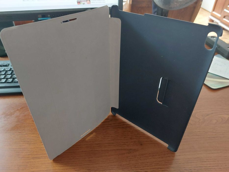 Etui oraz klawiatura bluetooth Lenovo A10