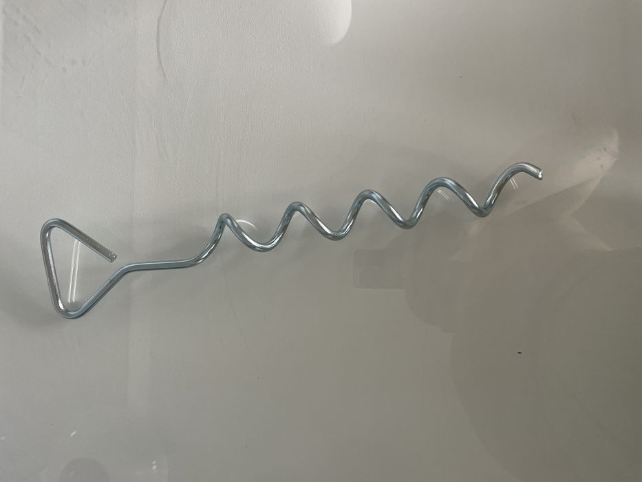 Kotwa wkręcana do mocowania do ziemi i w ogrodzie