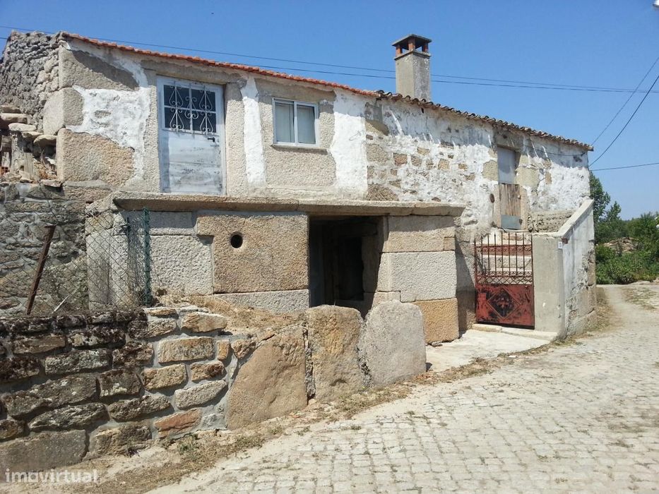 Casa para reconstrução em Adobispo, Penedono
