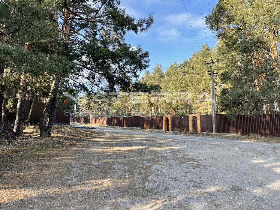 Малютянка ділянка 10 соток забудова, ліс озеро