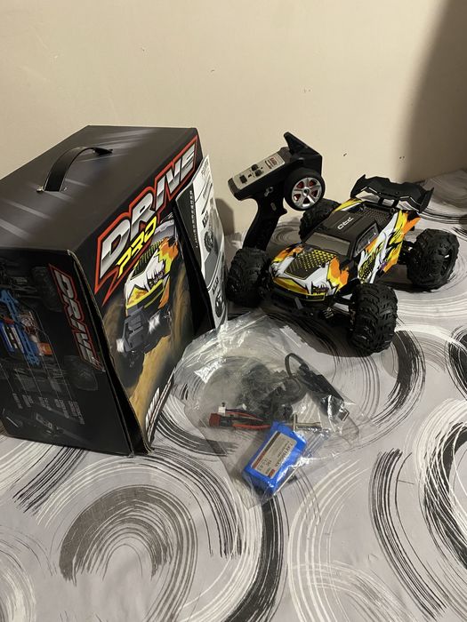 Продам Машинку на пульті керування Drive Pro Q117B