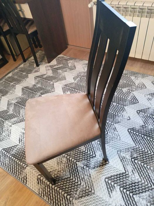 Sprzedam zestaw 4 krzeseł