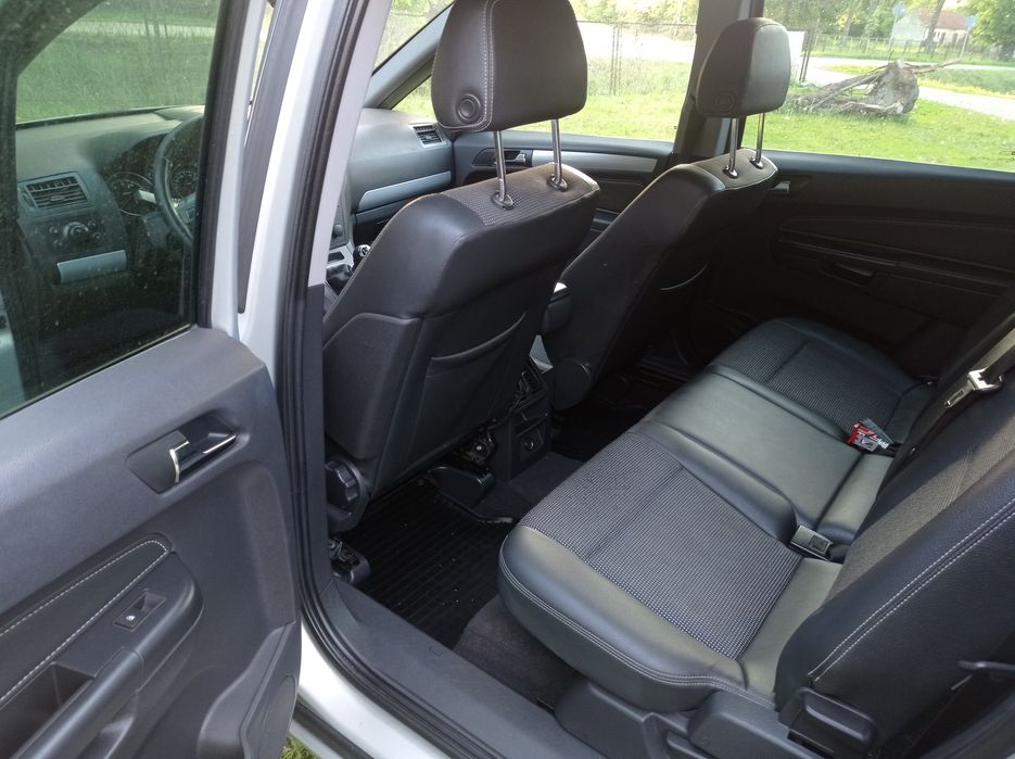 Opel Zafira 1.6 benzyna