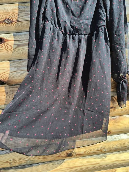 Zwiewna sukienka w gwiazdki