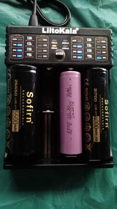 Продам новий Зарядний пристрій LiitoKala Lii-100b 100
