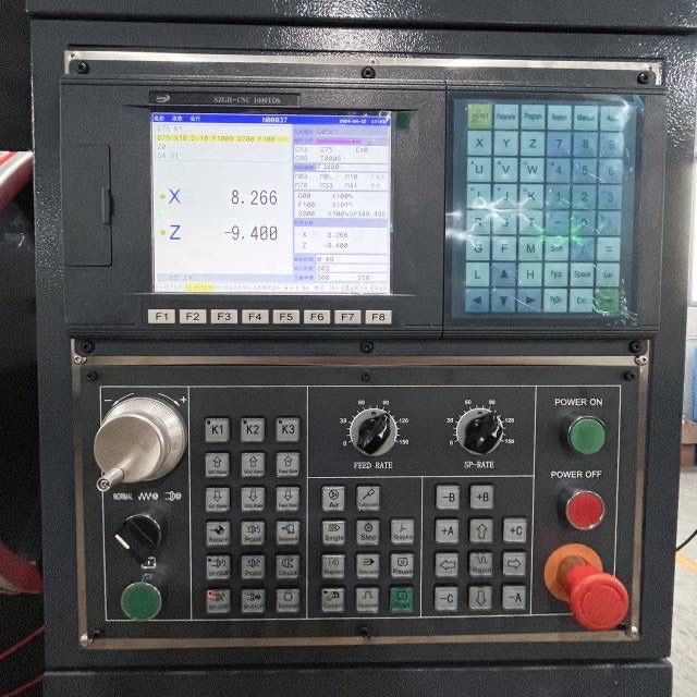 Токарно-фрезерний центр, токарно-фрезерный станок с ЧПУ 3 оси