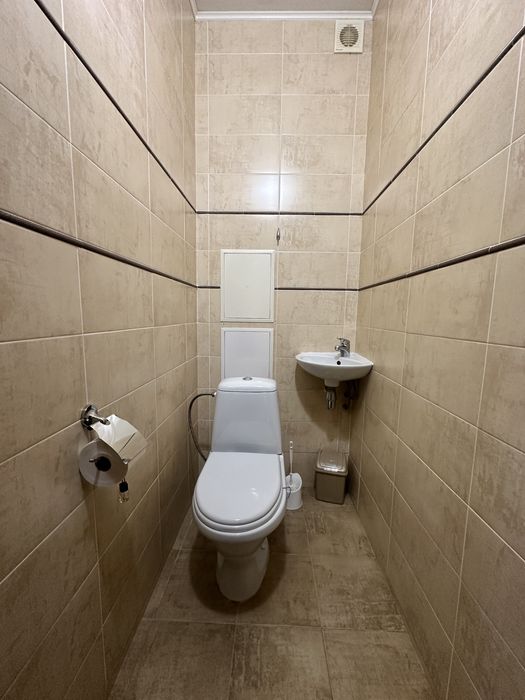 Продам красиву і дуже зручну двокімнатну квартиру в центрі Рівного